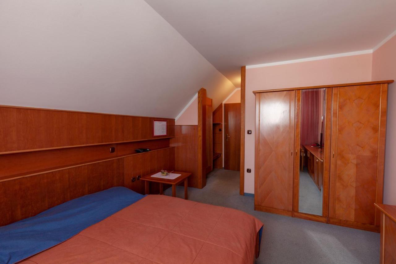 Gostisce Prosnik Hotel Ormoz Exterior photo